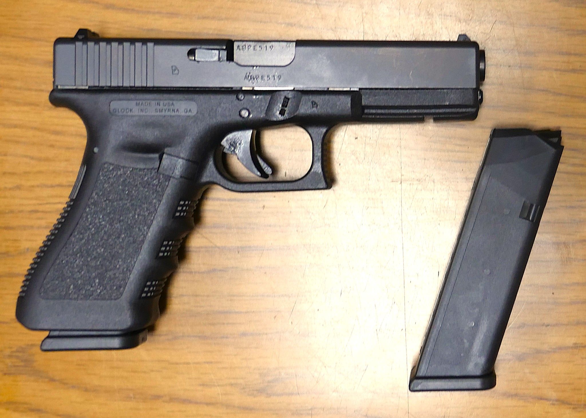 951907 G17